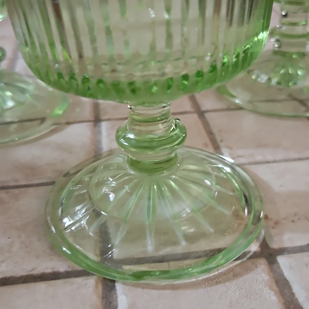 MARTHA STEWART Three Retro Green Starburst Ribbed Glass Stem Goblets